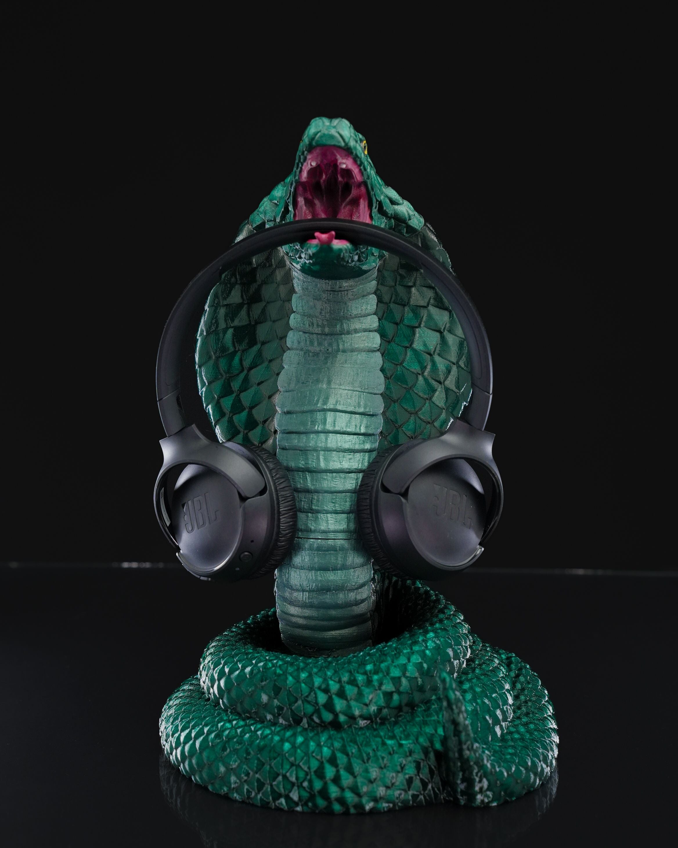 King Cobra Headphone Holder 1