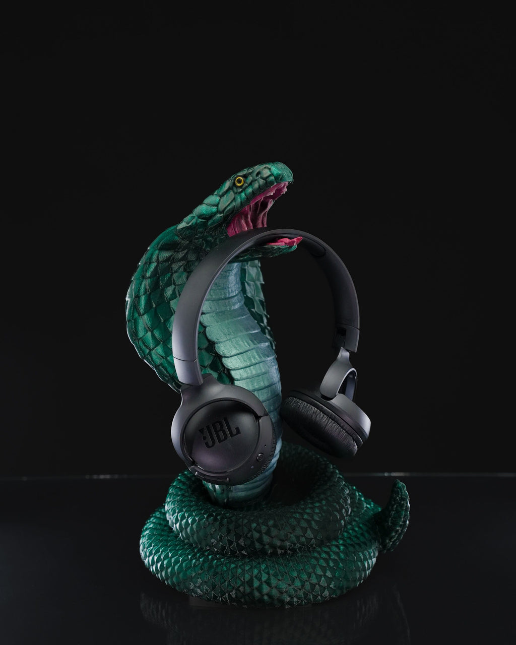 King Cobra Headphone Holder 4