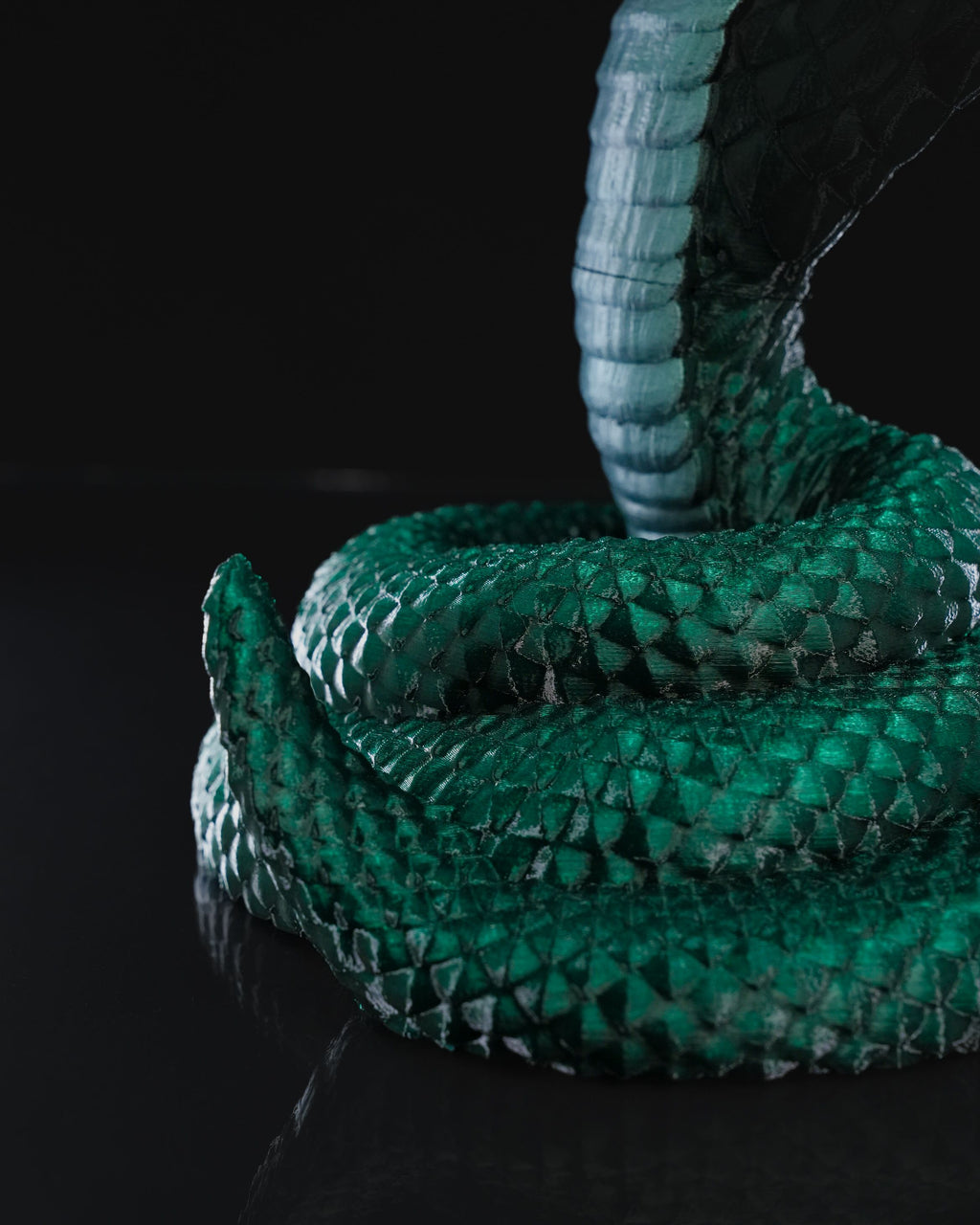 King Cobra Headphone Holder 5