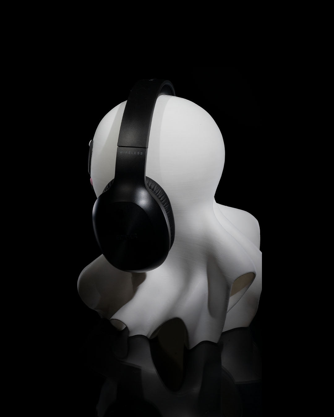 Gentle Ghost Headphone Holder 5