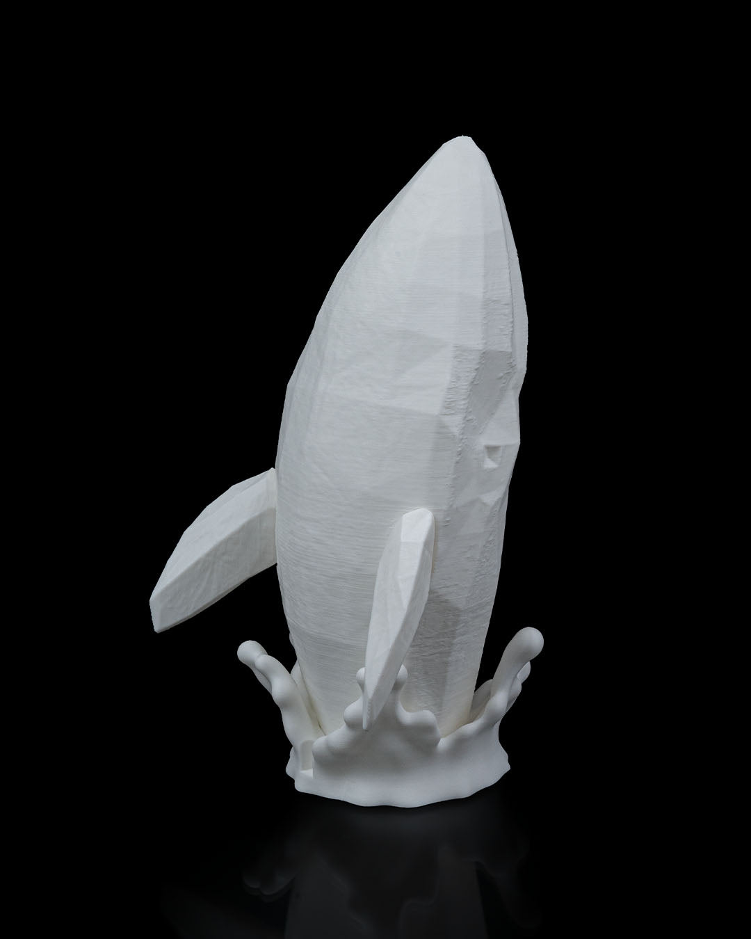 Low Poly Whale Table Lamp 2