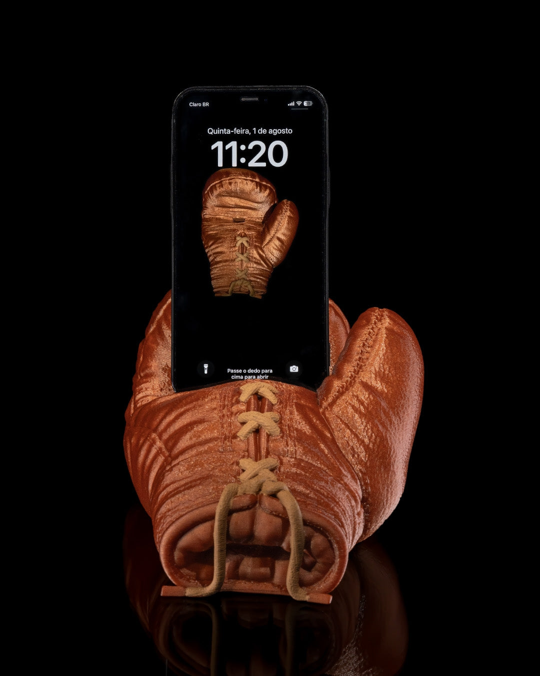 Right Hook Phone Holder 1