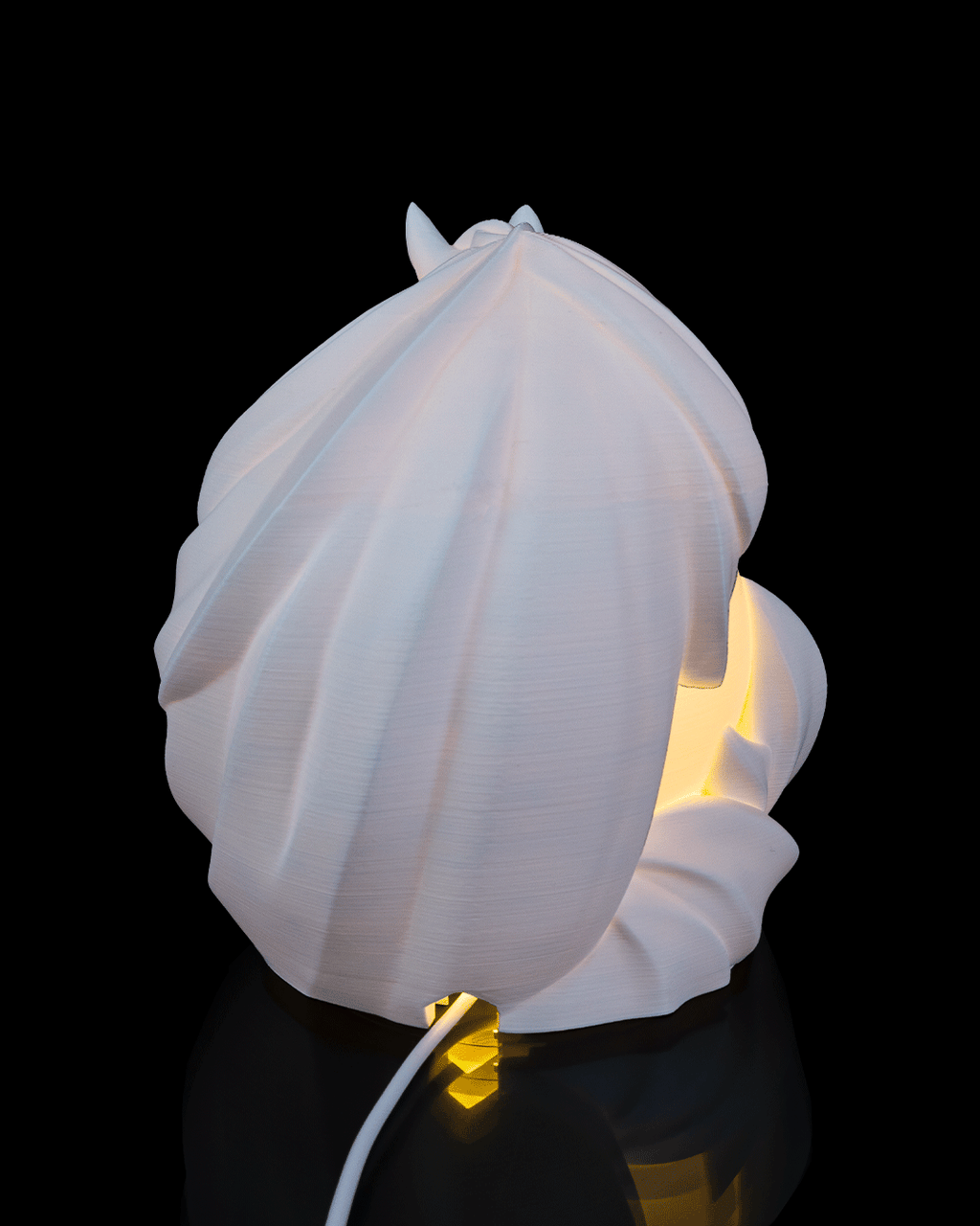 Stallion Sphere Table Lamp 5